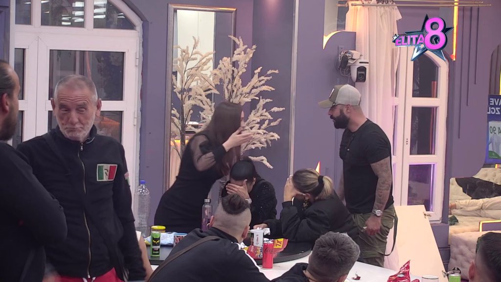 "URSULA ELITE 8" UPALILA VREĐALICU! Žestoko udarila na Aleksandru, nazvala je KLEPTOMANKOM, Ivanija pred svima PLJUNULA Luku (VIDEO)