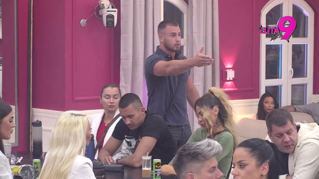 INDIJSKA SERIJA KOJA NEMA KRAJA! Mina otkrila da se Viktor smeška Staniji, on sve porekao, pa je Dača šokirao informacijom: On se sviđa Sofiji, odmeravaju se (VIDEO)