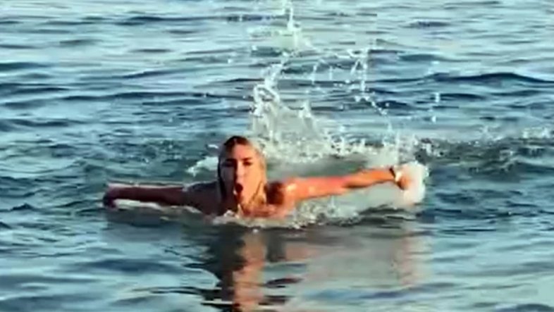 Udar bokeljške sirene u sred Budve: Jovana Jeremić pravi dar-mar na plaži u Crnoj Gori: Jedni oduševljeni, drugi u čudu (FOTO)