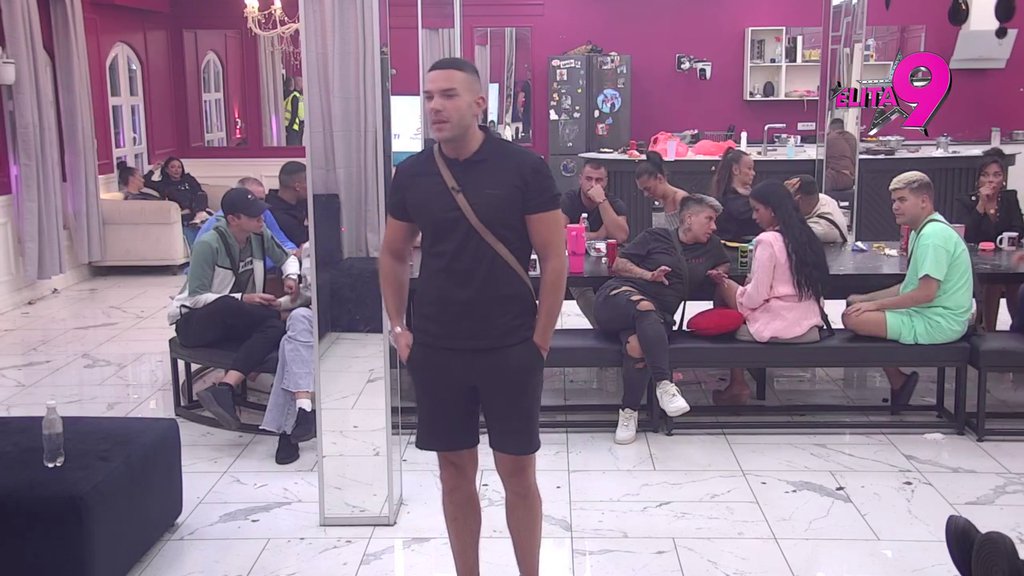 'Bitan je bio samo sa Teodorom Džehverović' Stanija prozvala Anđela da je VEVERICA, on joj sasuo istinu u lice: NISAM JA KAO OVI OPSEDNUTI (VIDEO)