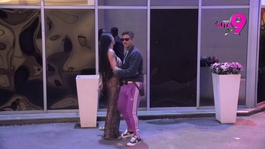 U POKUŠAJU DA SE OSAME: Dušica prati Filipa u stopu kako bi pronašli štek mesto van očiju ukućana! (VIDEO)