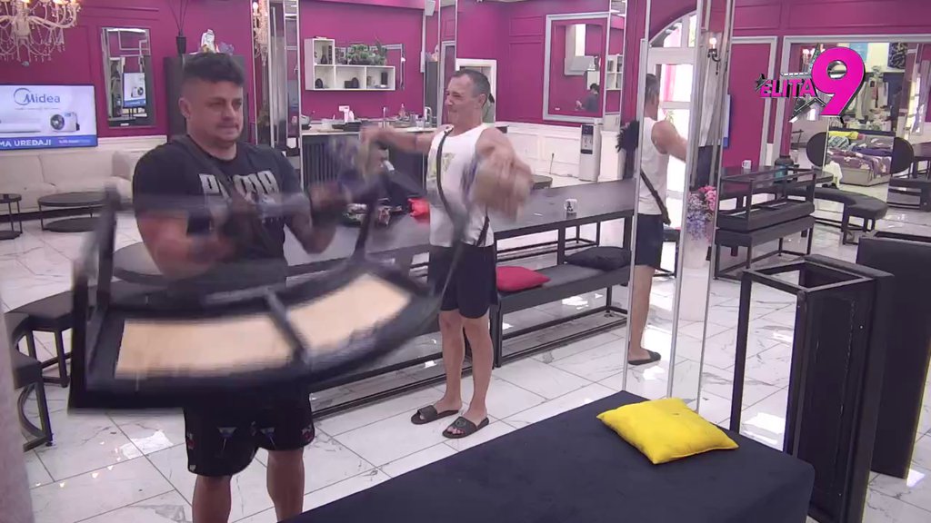 Viktor mu više neće biti konkurencija: Terza pumpa mišiće, rešio da ovako dokaže Mini svoju vrednost (VIDEO)