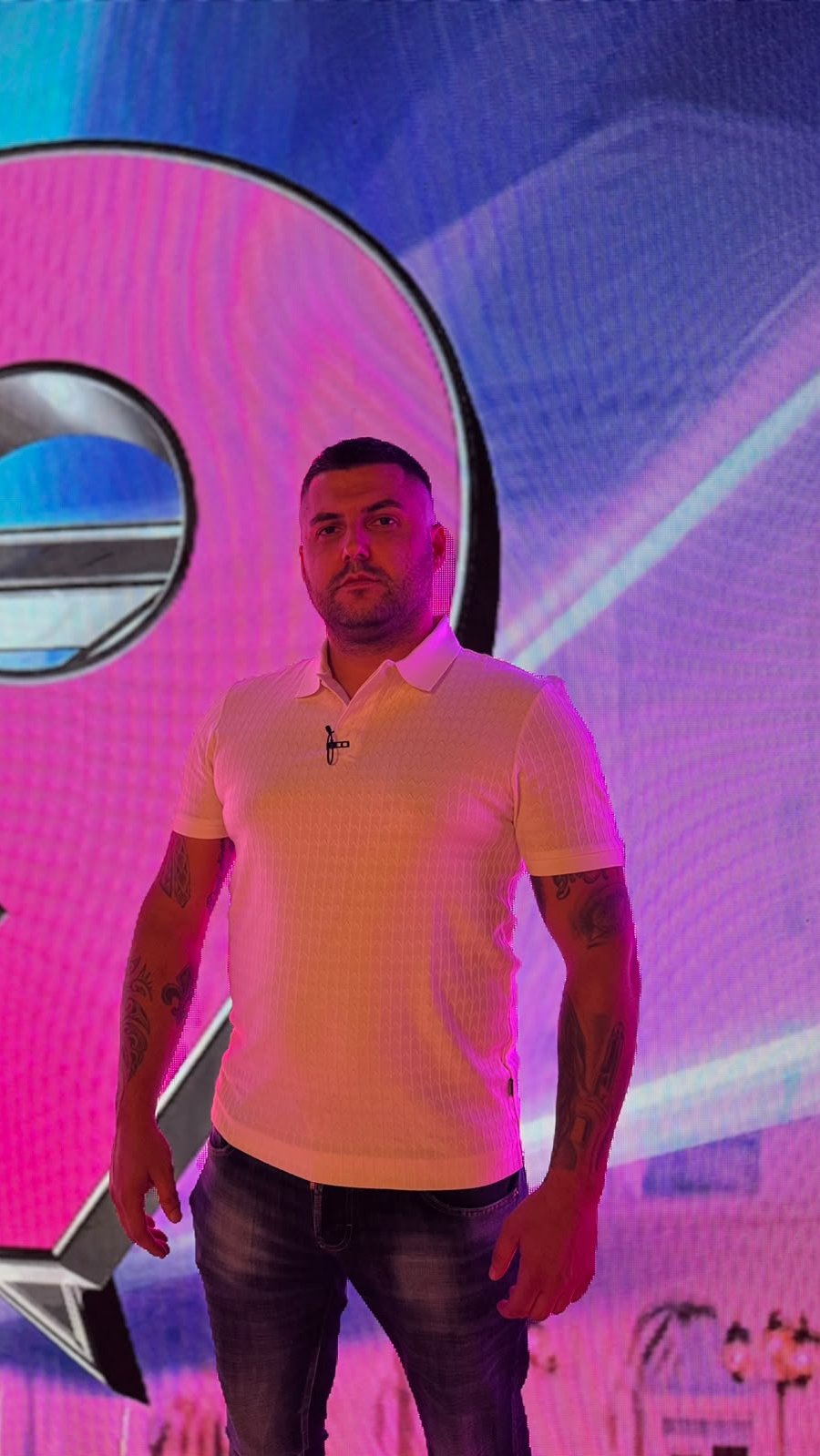 Asmin Durdžić se prvi put oglasio nakon susreta sa Norom: Njegova objava privukla veliku pažnju! (FOTO)