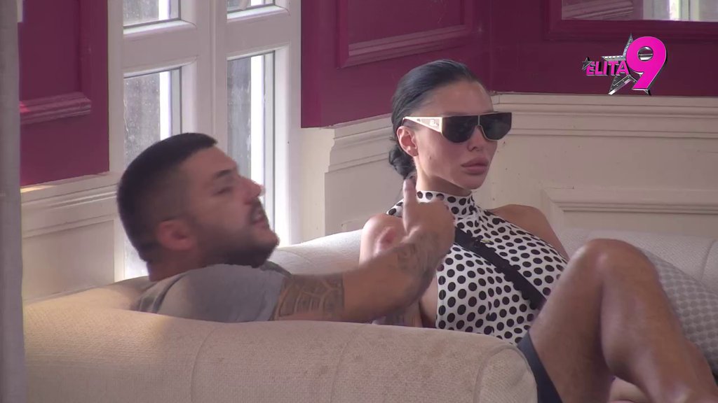 Rat Kačavende i Asmina trese Belu kuću: On gnusim prozivkama i psovkama udara na njene sinove, Milena preti i urla na sav glas! (VIDEO)