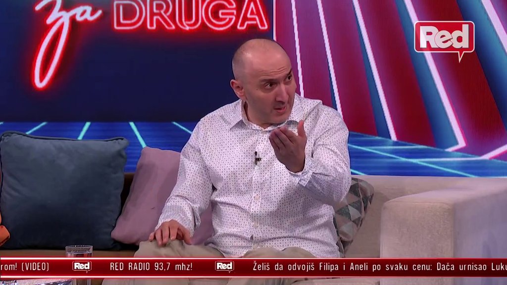 On nema pare, njegov ćale vodi Bosance, pa da li im plati ili ne... Bivši učesnik rešio da oda sve Asminove tajne, a tek da čujete šta zna o Staniji! (VIDEO)