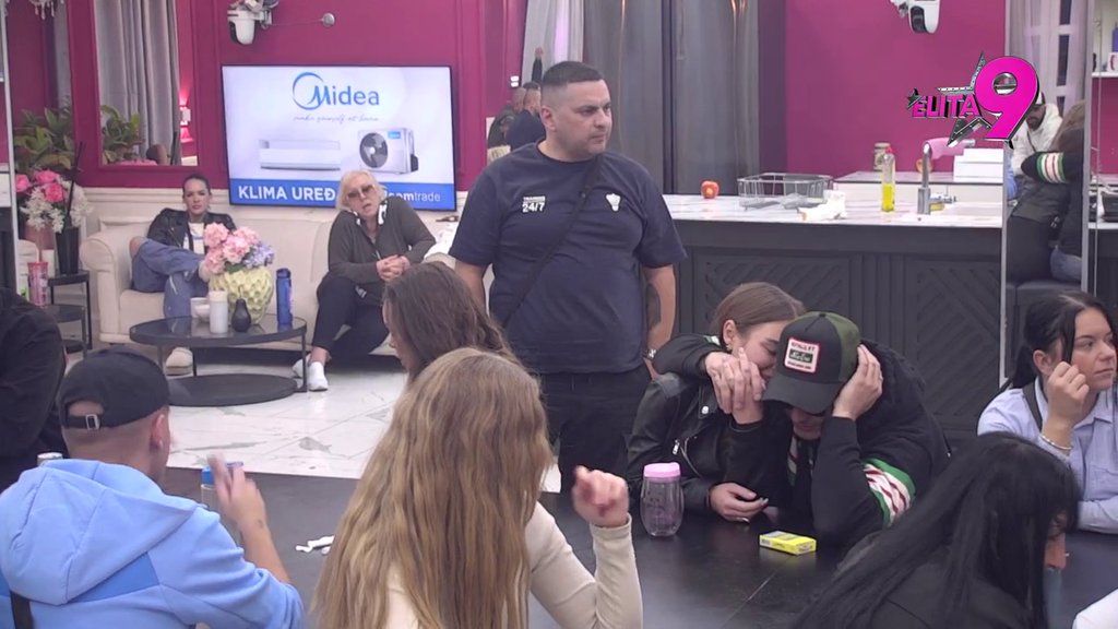 Nije je štedela! Bebica ne može da dođe sebi, Rada očitala Teodori lekciju (VIDEO)