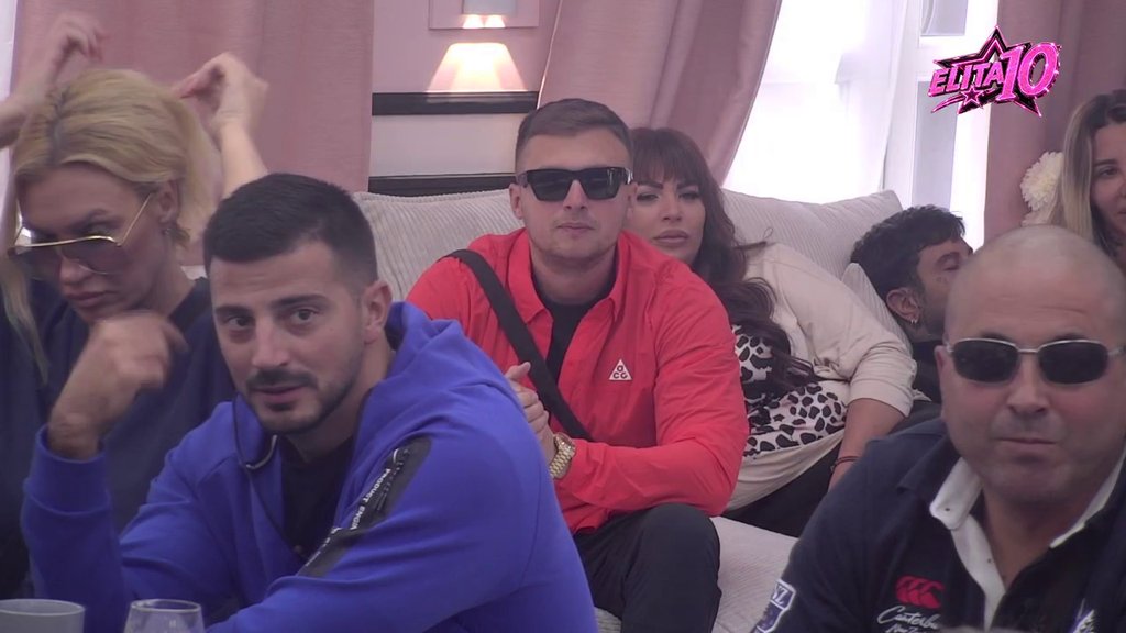 Sledeći put pazi šta gutaš: Karić i Slađa Poršelina ušli u žestok klinč, on obelodanio da mu i dan danas stoji u zahtevima na Instagramu! (VIDEO)