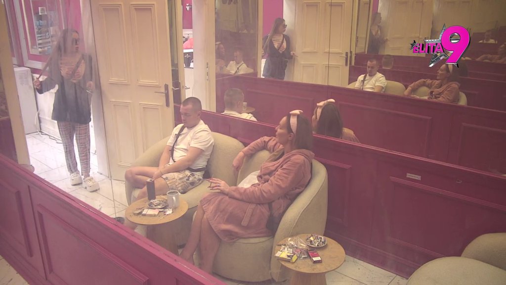 Boli ga uvo, ponaša se kako hoće: Dača i Sofija skinuli Kačavendi ružičaste naočare i otkrili joj da Janjuš nije zaljubljen u nju! (VIDEO)