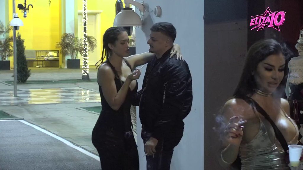 Ne ispušta ga iz zagrljaja: Laura smatra da Terza ima ono što je njoj potrebno, on otvoreno izneo šta misli o njoj! (VIDEO)