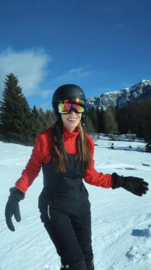 OTPRATILA RELJU SA INSTAGRAMA, SPAKOVALA KOFERE, PA POKAZALA GDE SAD BORAVI! U jeku skandala zbog navodne afere svog muža, Nikolija napustila dom, evo sa kim je (FOTO)