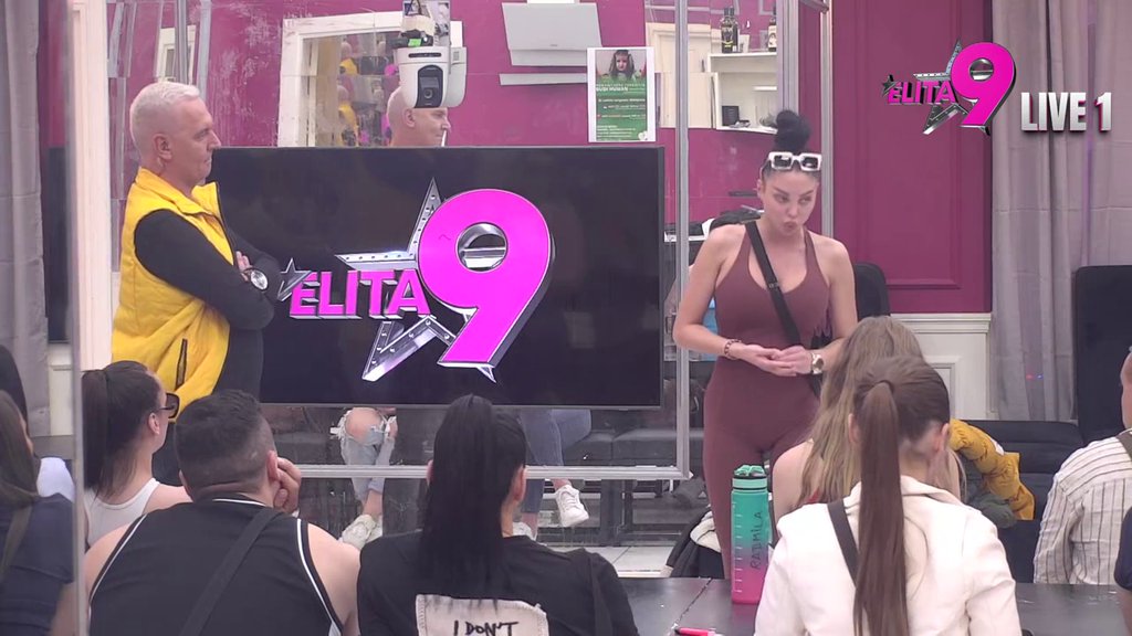 TI SI MANIPULATOR, DA NIJE BILO NJE, NE BI NI TEBE: Maja daje zadnji atom snage da se opere od Asmina i dodvori Staniji, on pobesneo zbog njenog izlaganja: ISTA SI KAO ONA! (VIDEO)