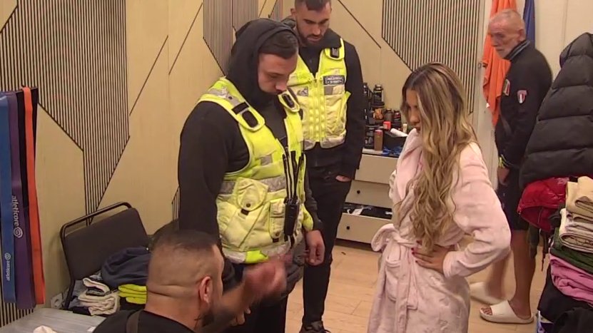 Obezbeđenje uletelo u rehab! Aneli i Car u brutalnoj svađi, on je nakon salve uvreda PLJUNUO (VIDEO)