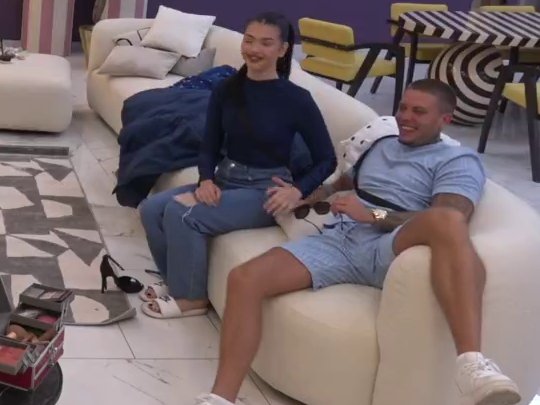 Bacio se u akciju! Leon ne časi časa, Kristina počela da pada na njegov šarm (VIDEO)