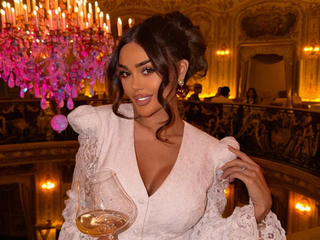 Operiši se da ne ličiš više na Anu Korać! Učesnice ubeđene da je Maji ona bila idol pri poseti plastičaru! (VIDEO)