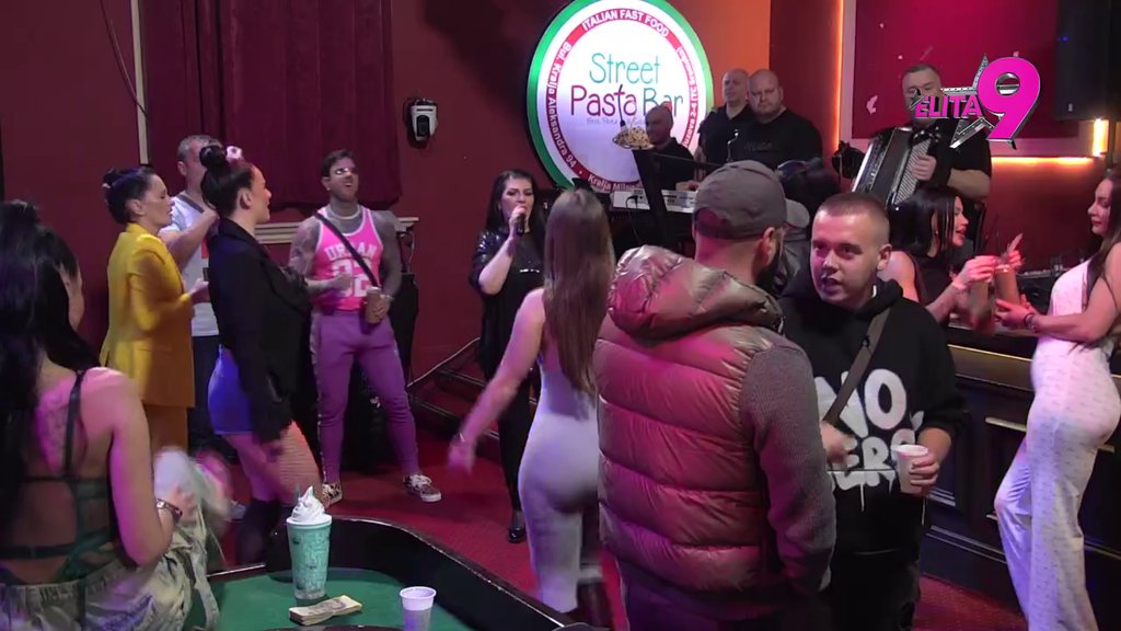 Provalio ga! Dača video Luku da gleda Aneli u ogledalu, a da je sklonio pogled kad je Anita ušla, on se kune da nije istina (VIDEO)