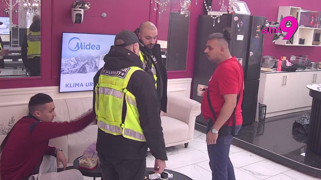 CELU FAMILIJU MU POBROJAO! Bora 'počastio' Murata strašnim uvredama, OBEZBEĐENJE U PRIPRAVNOSTI! (VIDEO)