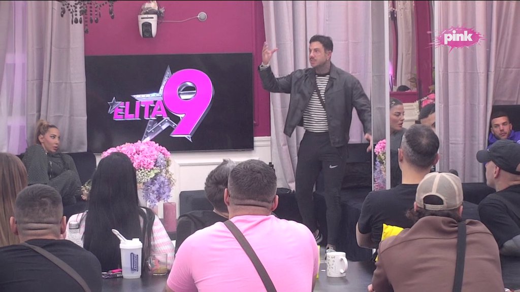 KLELA SI SE U MAJKU! Bebica svim silama pokušava da zadrži Teodoru, ona mu se ponovo poigrala sa mozgom: Ne znam da li ga volim... (VIDEO)