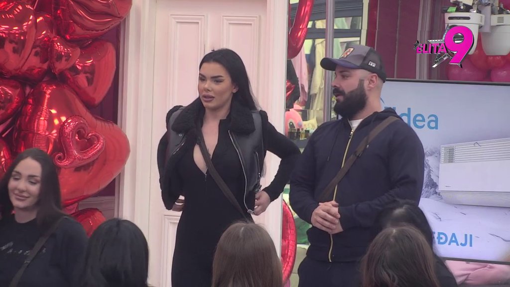 MURAT MI NIJE PREPREKA, LEP JE MOMAK! Bora i Anastasija jači nego ikad, sigurni da će u nedelji ljubavi procvetati! (VIDEO)