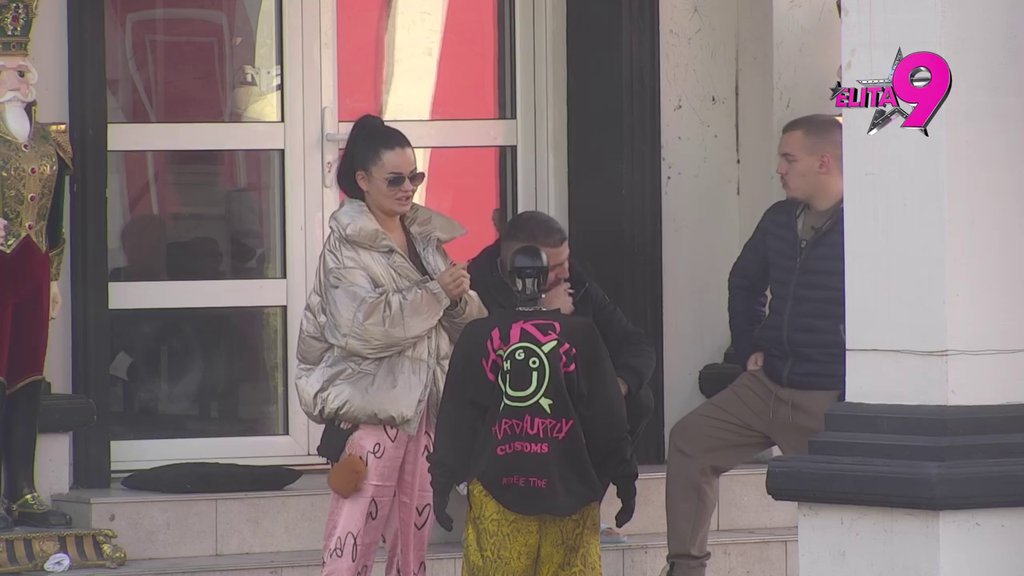 ULAŽE SILNE NAPORE DA RASKANTA KLAN: Asmin uverava Jovanu pevačicu da joj Aneli nije prijatelj, Cvijanovićeva saterana u ćošak! (VIDEO)