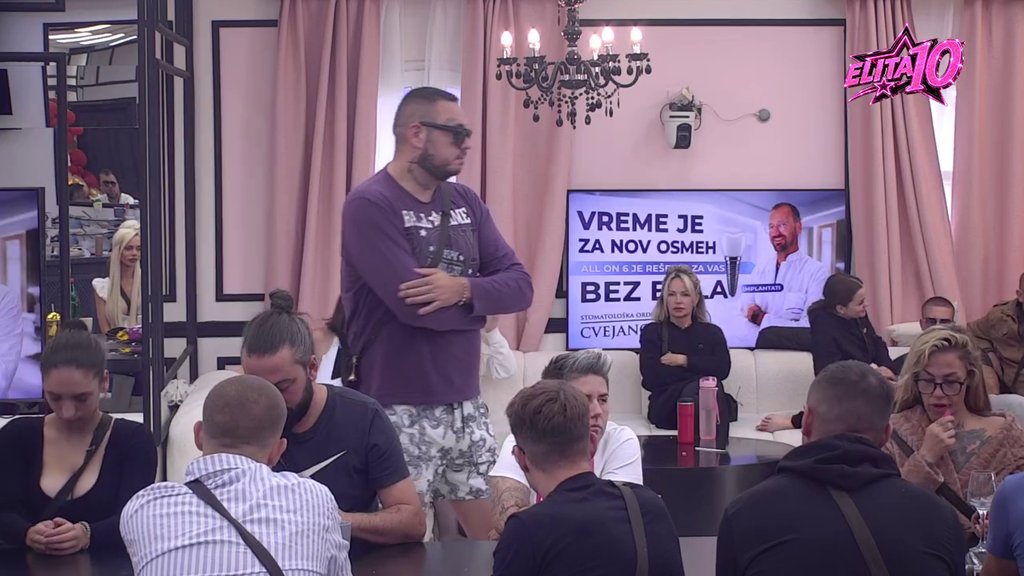 Cici nije ljut, Cici je bio krut, tačnije okrutan: Car rešio da rasturi klan Pere Kvržice, pa potkačio Aneli i otkrio šta su radili ispod pokrivača (VIDEO)
