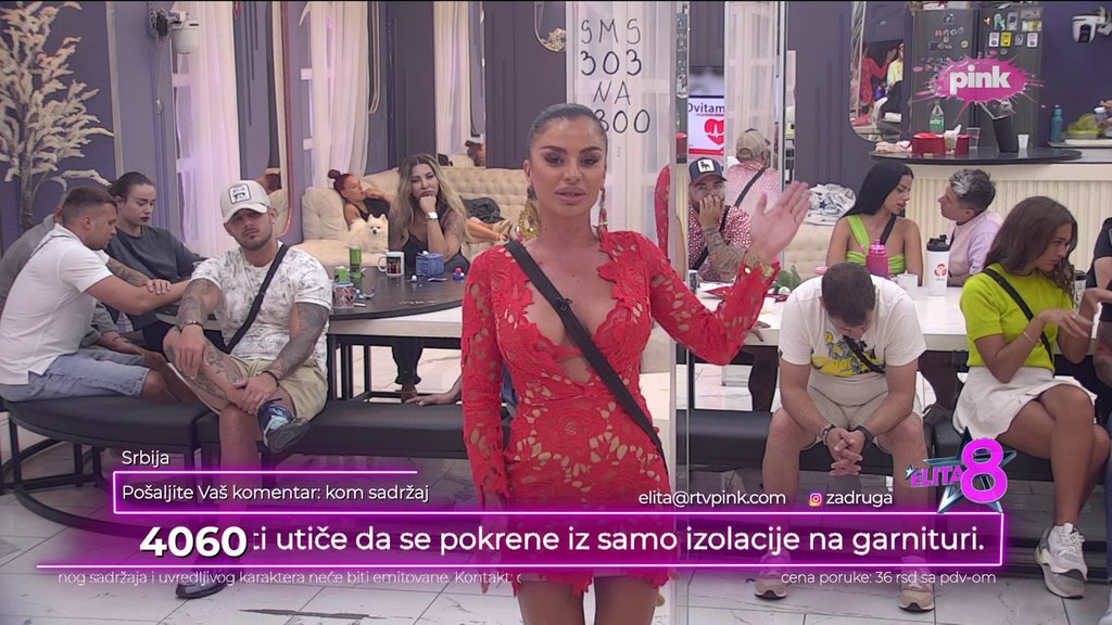 AU, KAKAV BLAM! Kačavenda obrisala pod Sanjom Grujić, ona nastavila da se ponosi pokazivanjem svojih grudi! (VIDEO)