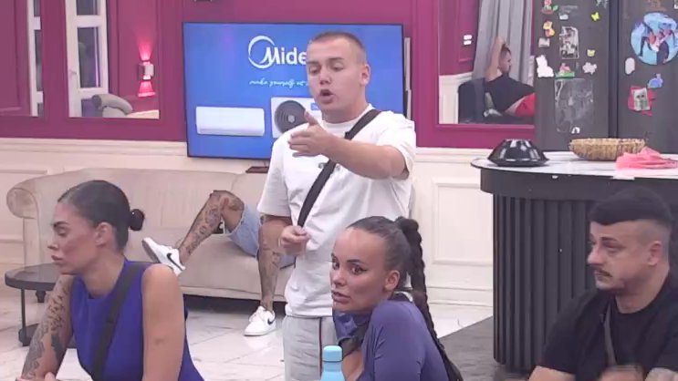 Poslednjih mesec dana igra na kartu žrtve: Dačo objasnio Anelin performans sa venčanicom, njenog pretvaranja mu preko glave! (VIDEO)