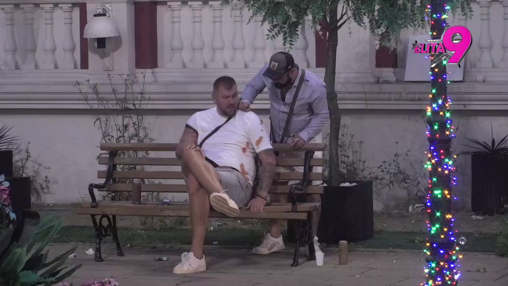 PONOVO LIBERO! Janjuš jadikuje nad svojom majicom unakaženom od makarona, Luka ga njuška i nabraja: Tikvice i pečurke su ti na rukavu (VIDEO)