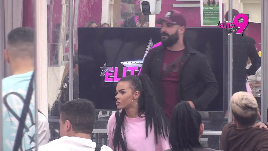 Ne smiruju se: Nova drama Anite, Luke i Aneli! Otkriveno kako Vujović beži od bivše verenice, nastao haos (VIDEO)