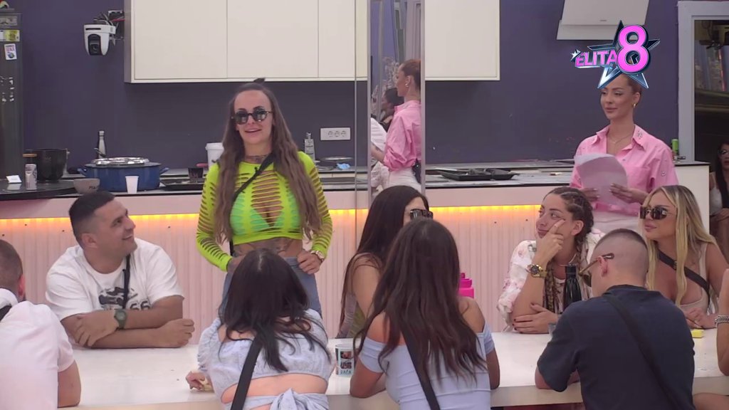 Raspala se na sitne komade: Aneli se slomila na pitanje o VRELIM AKCIJAMA sa Lukom i Janjušem, emisiju napustila u suzama! (VIDEO)