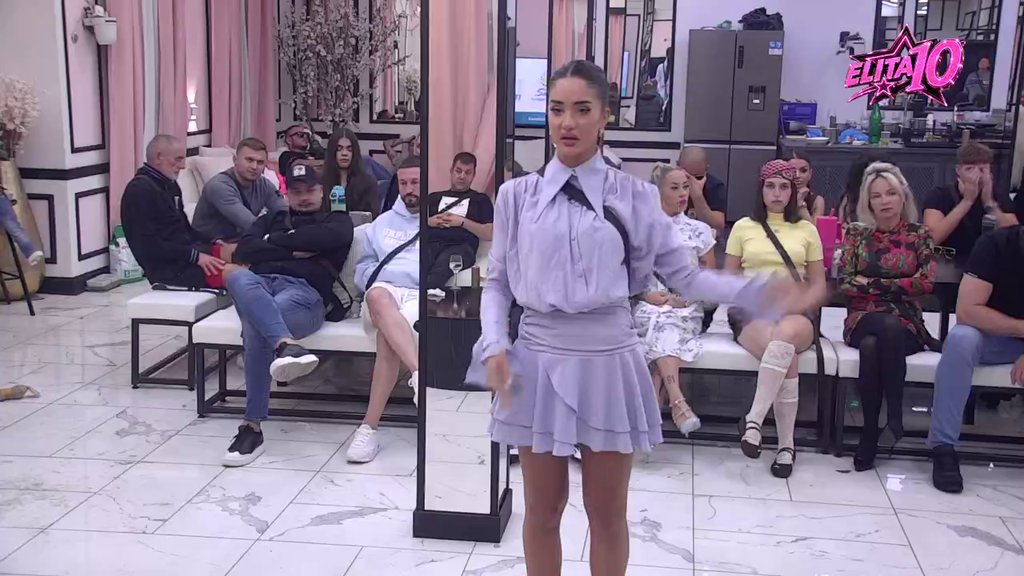 Ostala u totalnom šoku: Anđela zbunjena nakon Carovog priznanja da je zaljubljen u nju, evo koju odluku je donela! (VIDEO)
