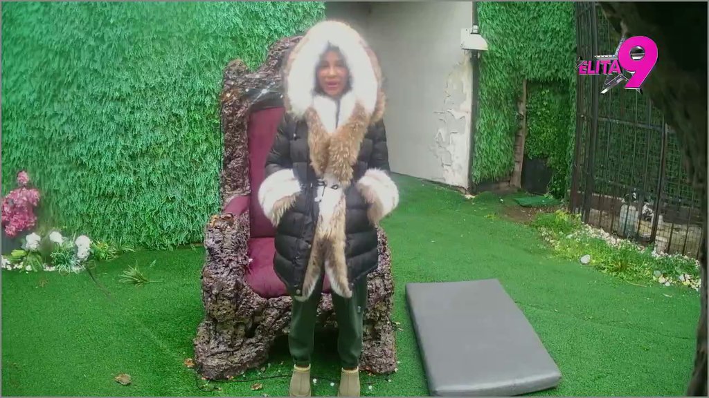 Ne možeš nekog tako grliti i ljubiti, ako ti se gadi! Aneli progovorila o emocijama prema Asminu, pa raskrinkala Luku: Ljubi se sa Anitom, a gleda u mene! (VIDEO)