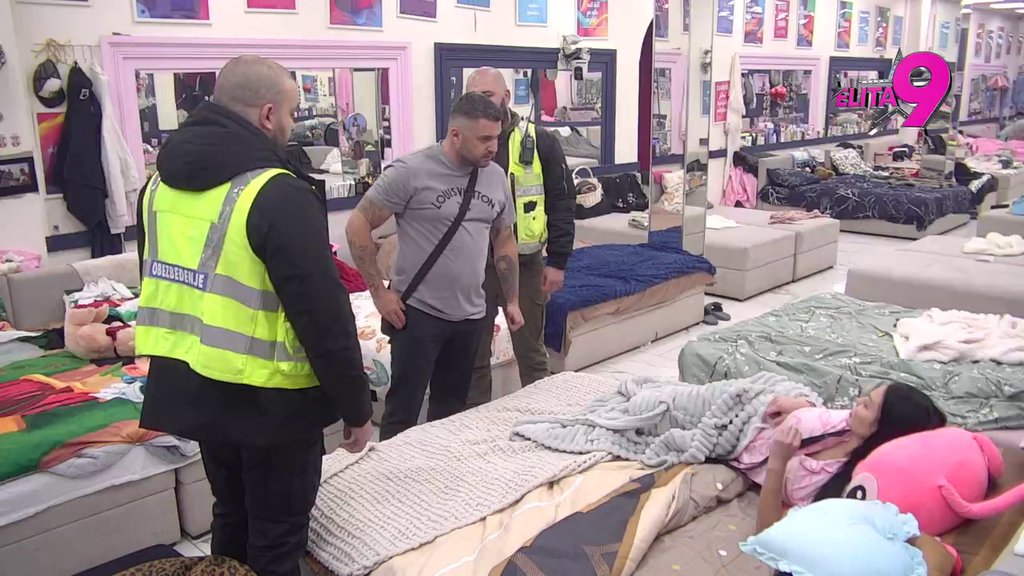 Karambol: Alibaba uspeo da probudi crnu mambu, Maja doživela pomračenje! (VIDEO)