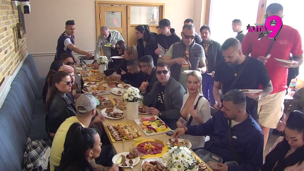 Mnogo si nas razočarala... Sara Stojanović dobila poruku od MAME I TATE, sa knedlom u grlu čitala njihove reči! (VIDEO)