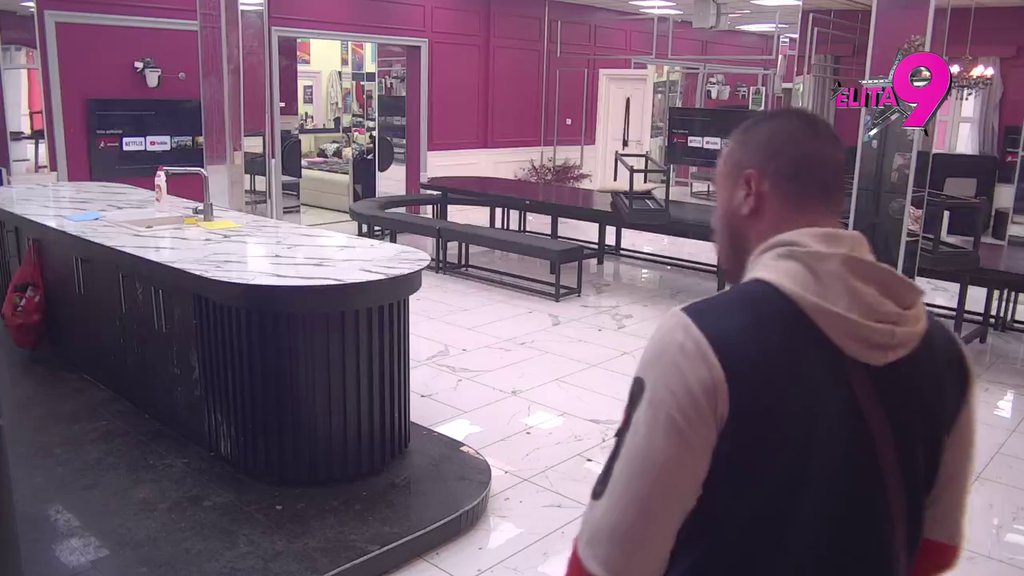 PLJUŠTE UVREDE NA SVE STRANE! Boginja u verbalnom sukobu sa Viktorom: Us*určio si se od kad je Stanija ušla (VIDEO)