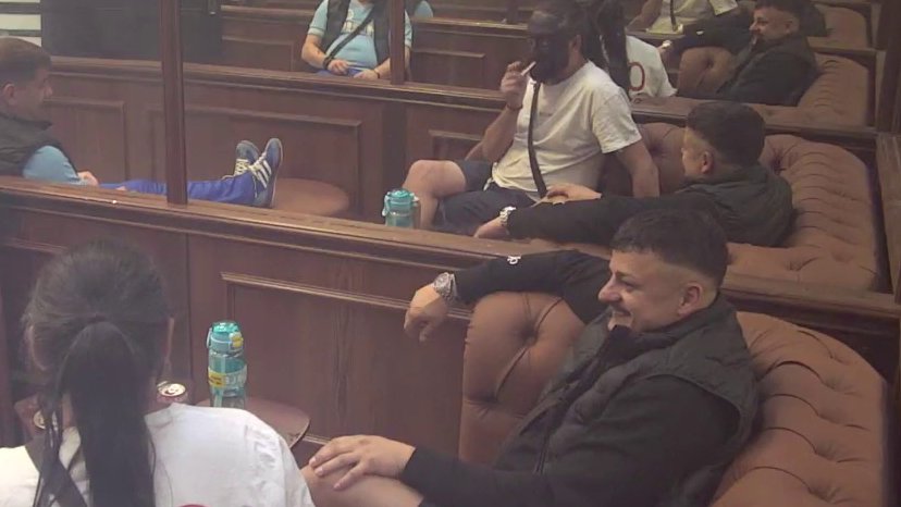 OVO NIJE LIK IZ FILMOVA, OVO JE DARKO VLAJIĆ! Stavio crnu masku na lice, želi da ostane negovan! Terza umire od smeha (VIDEO)