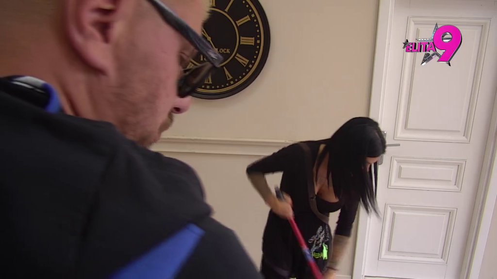 Svetski (ne)radnik: Janjušu pozlilo od držanja đubrovnika! Hit scena! (VIDEO)