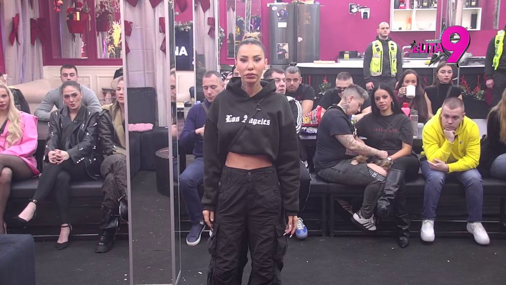 Karambol ne prestaje! Aneli ne prestaje da iznosi uvrede na Majin račun, ona je demolirala: Najlakše je da počnemo da plačemo i da sednemo (VIDEO)