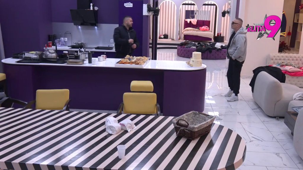 Odao se previše: Asmin ponovo pokazao slabost na Aneli, pa kad je shvatio brže-bolje promenio ploču (VIDEO)