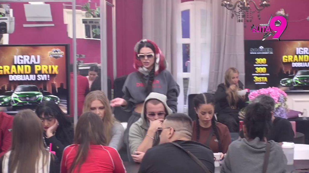 TRČAO SI ZA MNOM KAO KER: Maja stavila Uroša na pijedestal najvećih POLTRONA, Stanić brutalno isprozivao Daču, nazvao ga Asminovim PAPAGAJEM! (VIDEO)