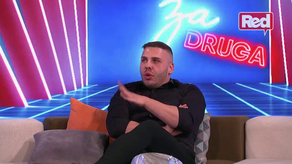 Ona je mama rijalitija! Stanijin frizer žestoko nagazio Maju, proglasio je njenim najvećim fanom: Dženifer Lopez je baba, ali je najveća zvezda (VIDEO)