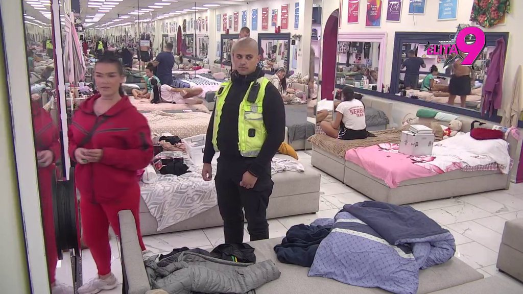 OBEZBEĐENJE NA NOGAMA: Todićka i Dačo zaratili zbog kreveta, sve se ori od uvreda! (VIDEO)