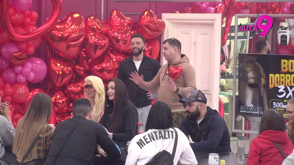 Ona je nedodirljiva žena, školjka koju treba otvoriti i posisati! Ivan Marinković krenuo da zavodi Vanju Prodanović, ona mu UZVRATILA! Sara PLAČE KAO KIŠA! (VIDEO)