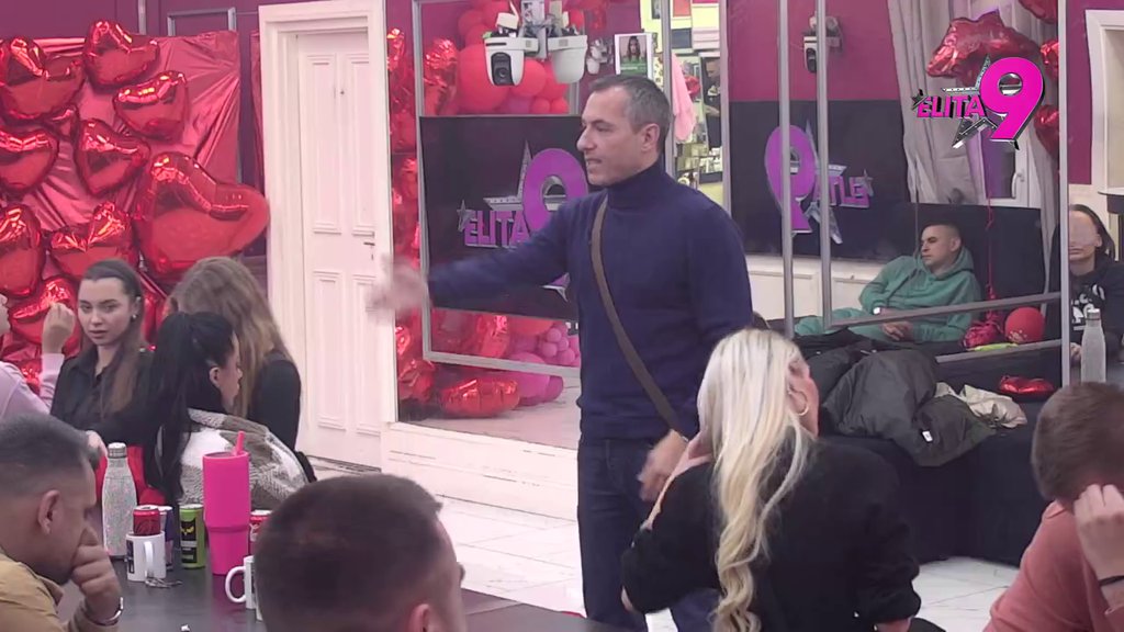 Šta sam, klimakterična baba kao tvoja Zlata, pošto te podsećam na nju?! Kačavendi pala roletna, obrisala patos s Mikijem Dudićem pred svima, on se spetljao u svojim lažima (VIDEO)