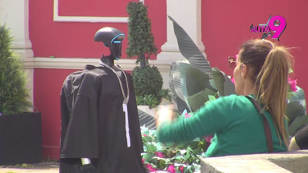 Krezubaba se ugasio, gori je od Bore! Kačavenda zgazila Asmina nikad gore, ugurala ga još dublje u blato! (VIDEO)