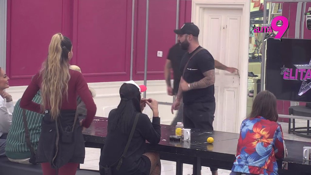 VAPI ZA NJEGOVOM REAKCIJOM?! Terza tvrdi da je Aneli u prodavici NAMERNO pecnula Luku kako bi ga izbacila iz takta: ZAŠTO IMA POTREBU DA SE STALNO SVAĐA S NJIM?! (VIDEO)