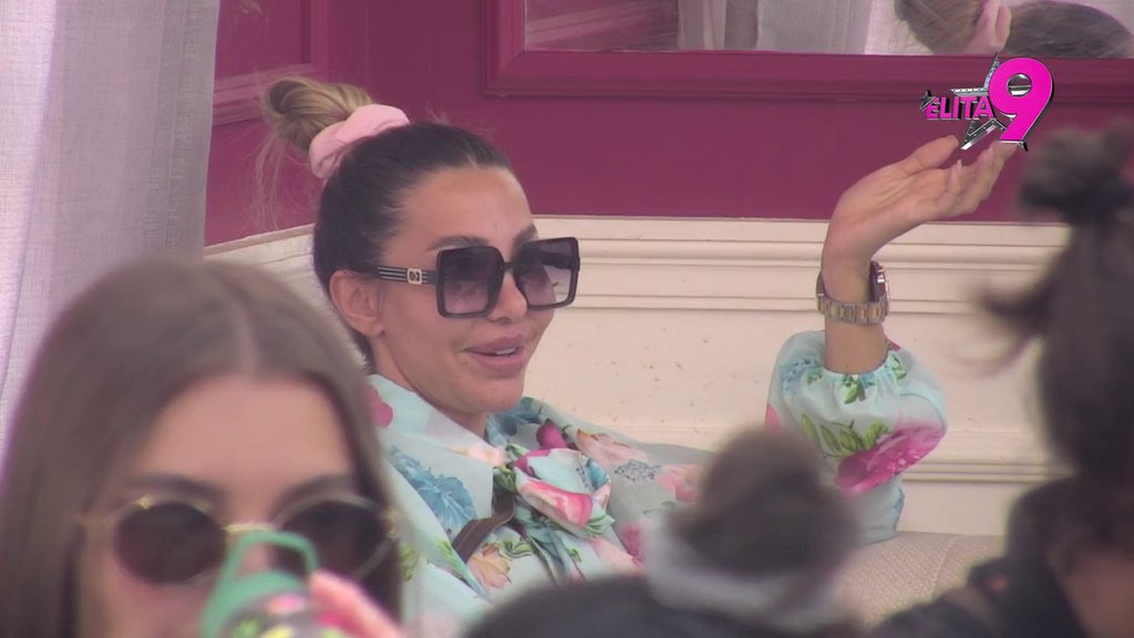 Mislila da je posebna, pa se sad čupa! Aneli tvrdi da joj se Đukić gadi, a bio joj super dok se mazila sa njim u krevetu (VIDEO)