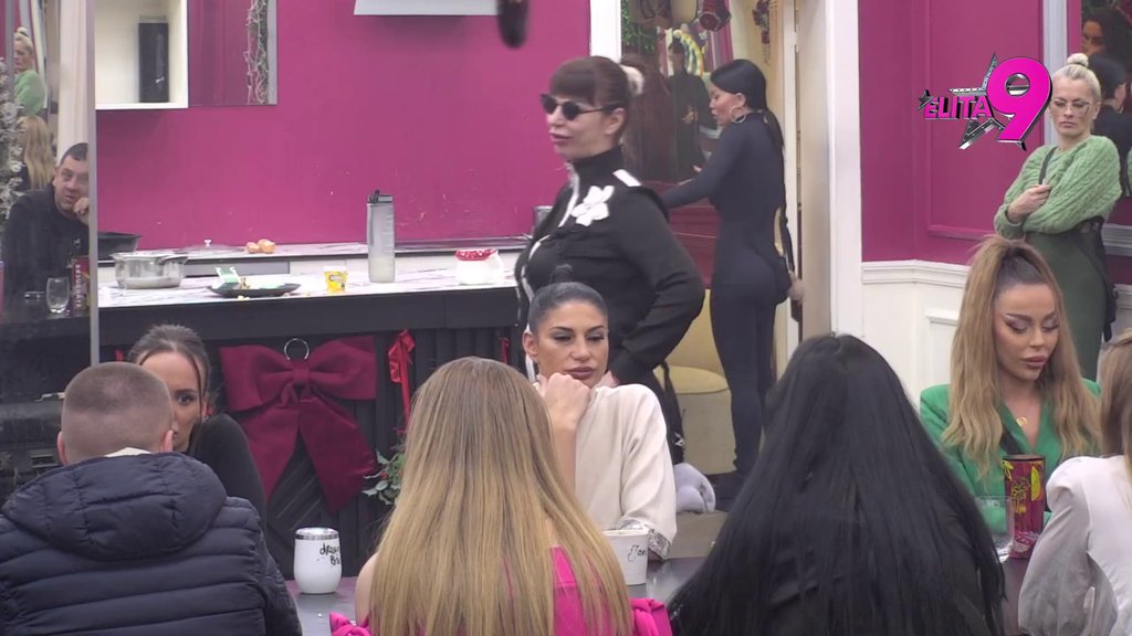 Dokazao si kakva si ljiga od čoveka: Kačavenda aktivirala vređalicu i osula rafalnu paljbu po Luki, više ne može da smisli njegovu foliražu! (VIDEO)