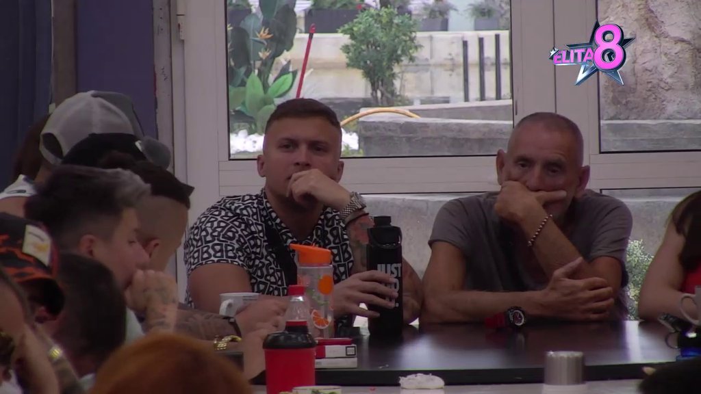 Isfrustriran je jer ne može da živi kao ja: Gastoz raspalio paljbu po Kariću, dobio žestoku povratnu! (VIDEO)