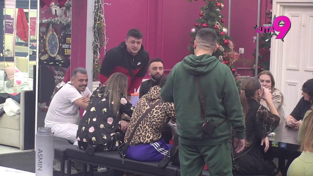 KARIĆ POMRSIO KONCE: Sofija i Terza žestoko zaratili, on ne može da se pomiri sa tim da se dopisivala sa njegovim drugom! (VIDEO)