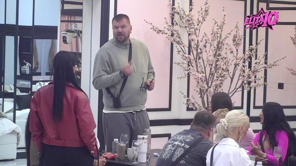 Jedno pitanje promenilo je tok večeri! Filip Car priznao emocije prema Jakšićki, ona ne krije da joj prija njegova pažnja: Imamo peckanje (VIDEO)